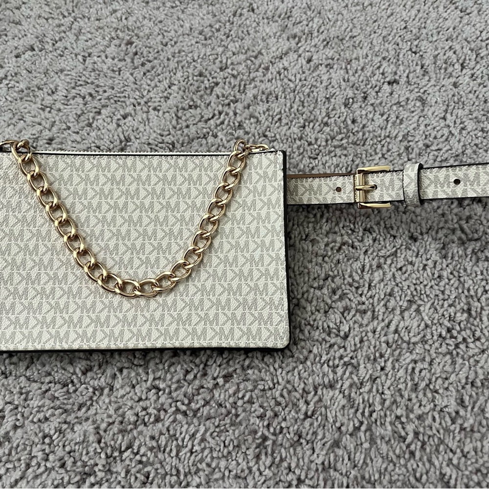 Michael Kors White Crossbody Bag with Gold Chain